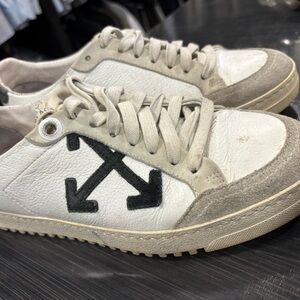 Off-White Men's Sneakers - White and Grey